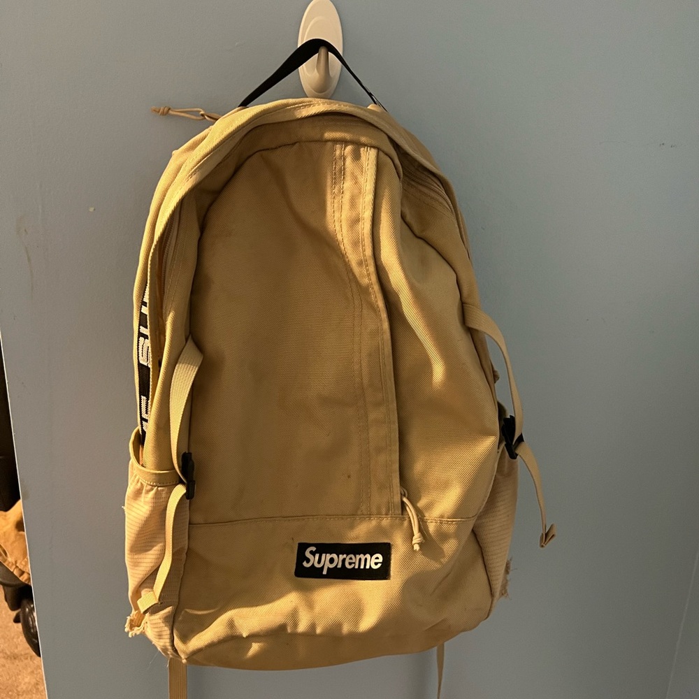 SS18 Supreme backpack